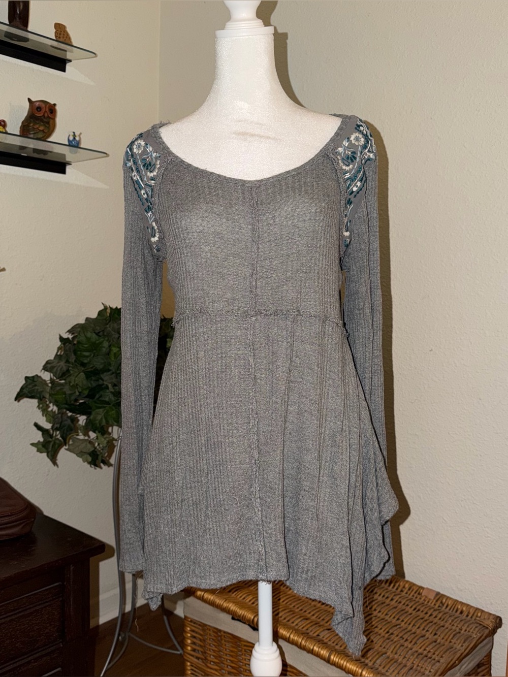 Maurices Gray Waffle-Knit Long Sleeve Tunic with Blue Embroidered Shoulders